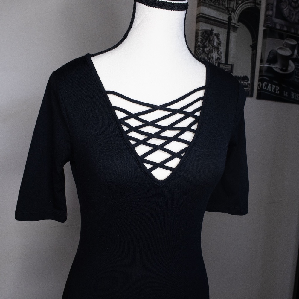 Low-cut Shirt